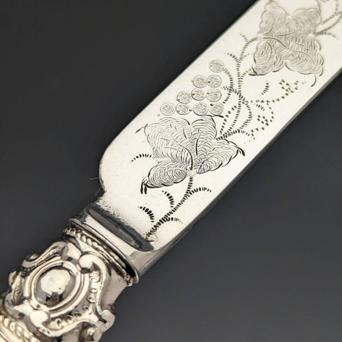 1870 年左右英國古董白色珍珠貝柄甜品餐具 8 對套裝木盒裝